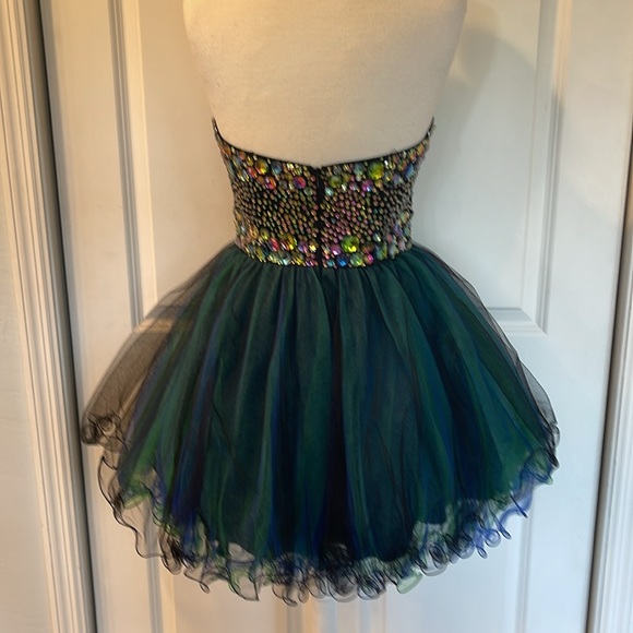 Tony Bowls formal - Picture 5 of 5